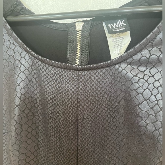 Twik black form fitting peplum top-super stretchy-faux leather-snake skin print - Picture 4 of 6
